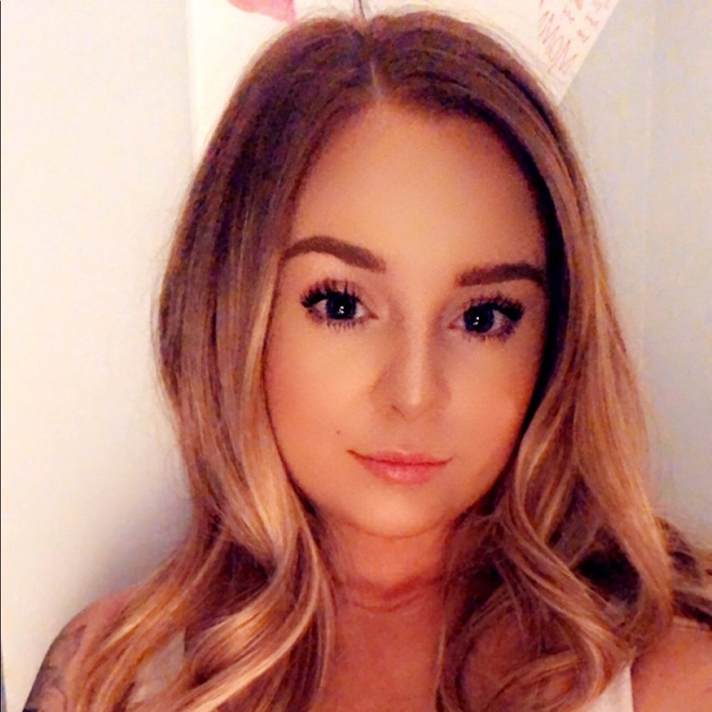 Meet your Posher, Brenna